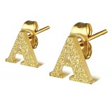 Clou pour oreille en acier lettre gold ip A