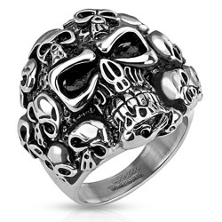 Bague gothique 31 - Multiples crânes
