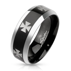 Bague croix de Malte sur fond noir (36)