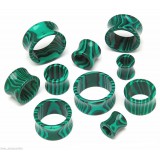 Tunnel courbe en malachite verte