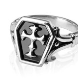 Bague croix médiévale dans cerceuil (01)