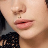 Piercing micro-labret 139 - Couronne A grise