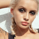Piercing arcade 85 - Rose zircone étoile
