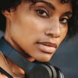 Piercing nez courbé 0.8mm 16 - Ligne de strass jaune