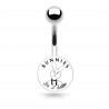 Piercing nombril logo Playboy tête de lapin bunnies sur fond blanc