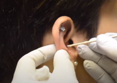 Se faire un piercing conch