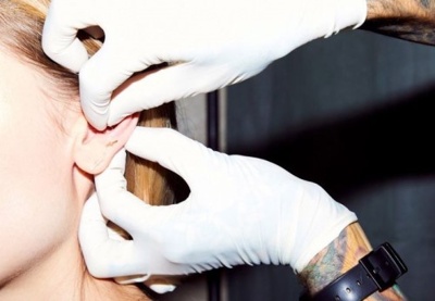  Se faire un piercing à l’oreille