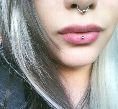 Piercing ashley et anneau au septum 