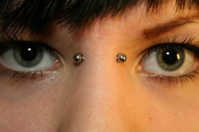  Piercing bridge en gros plan 