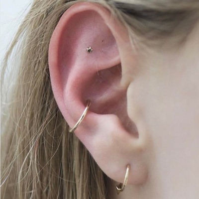  Piercing conch / conque avec un anneau doré 