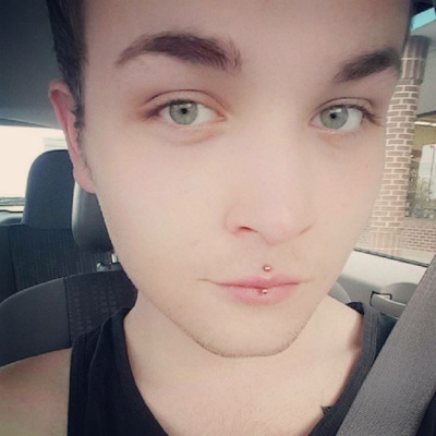  Piercing jestrum sur homme 