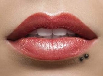 Le piercing lèvre spider-bites