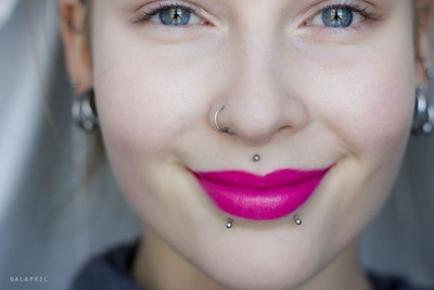 Piercing medusa et anneau de nez