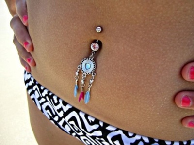  Piercing nombril simple attrape rêve avec des plumes 