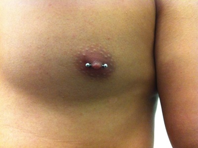  Piercing téton barbell simple en acier sur homme 