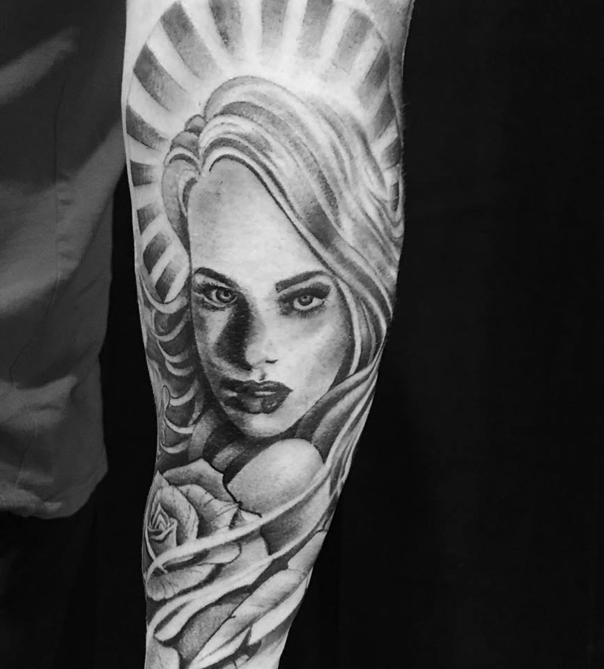 Piercing Abondance Les Tatoueurs Ami James