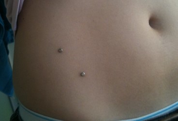 le piercing hanche ou hip piercing