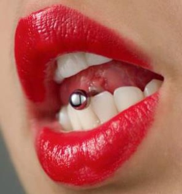 Introduction piercing langue